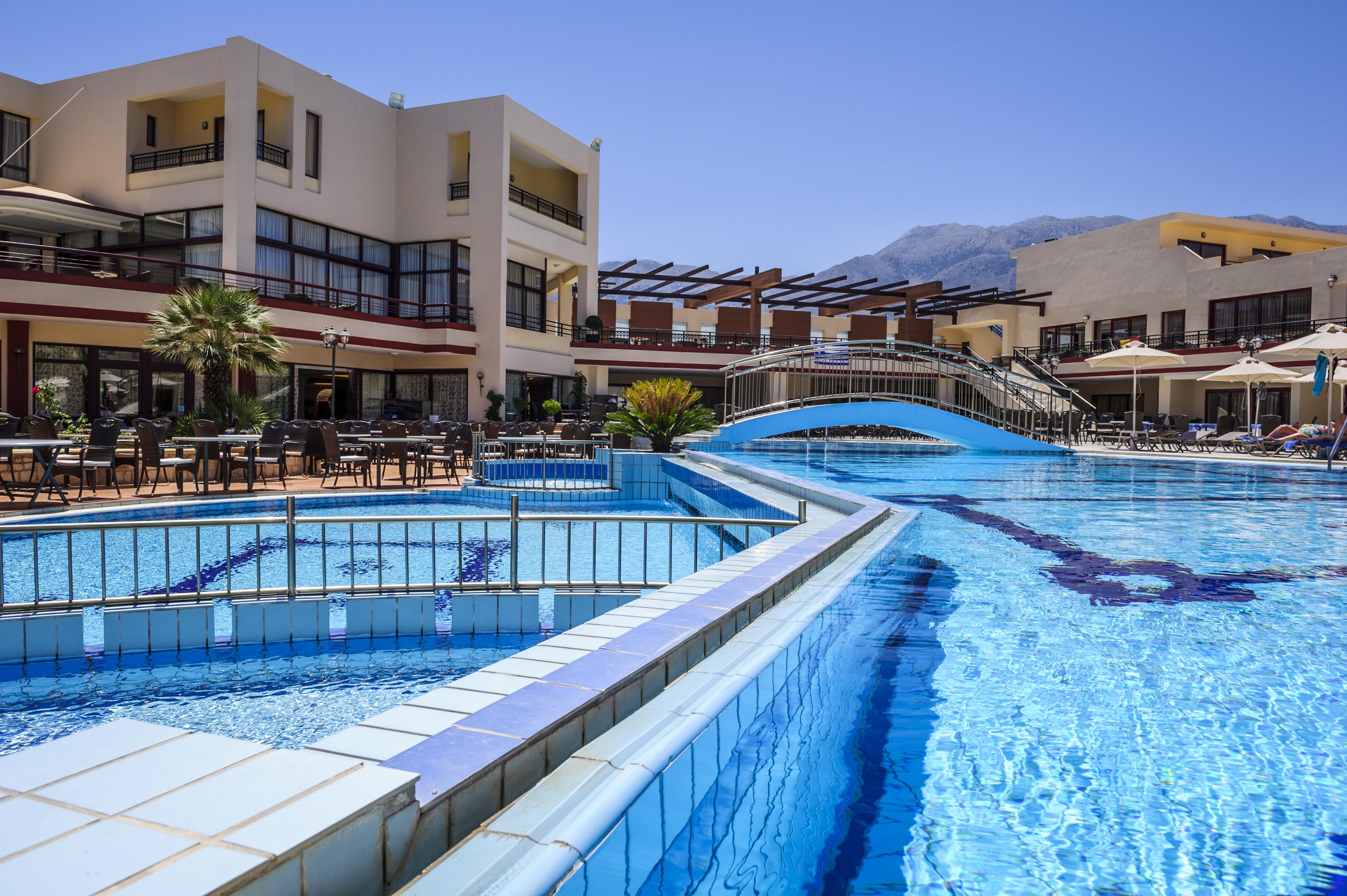 Vantaris Palace Paralia Kourna Eksteriør billede